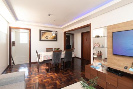 Casa à venda com 271m², 3 quartos e 4 vagasSala