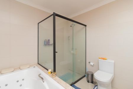 Casa à venda com 271m², 3 quartos e 4 vagasBanheiro da Suíte