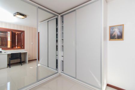 Casa à venda com 271m², 3 quartos e 4 vagasQuarto 2 - Suíte