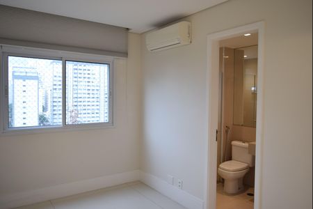 Apartamento à venda com 216m², 3 quartos e 4 vagasSuíte 1