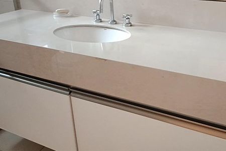 Apartamento à venda com 216m², 3 quartos e 4 vagasBanheiro da Suíte 3