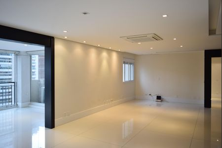 Apartamento à venda com 216m², 3 quartos e 4 vagasSala