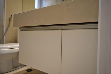 Apartamento à venda com 216m², 3 quartos e 4 vagasBanheiro da Suíte 2