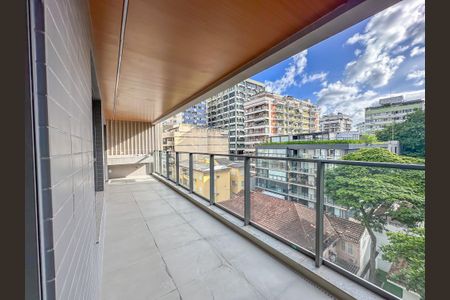 Apartamento à venda com 131m², 4 quartos e 1 vaga