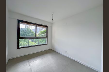 Apartamento à venda com 131m², 4 quartos e 1 vaga