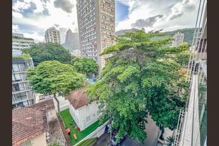 Apartamento à venda com 131m², 4 quartos e 1 vaga