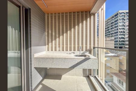 Apartamento à venda com 131m², 4 quartos e 1 vaga