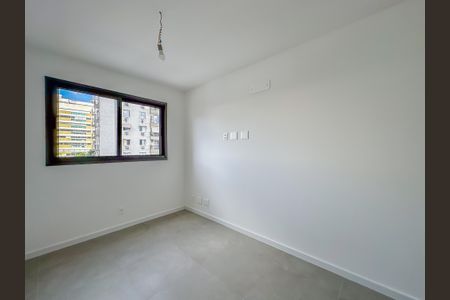 Apartamento à venda com 131m², 4 quartos e 1 vaga