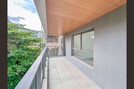 Apartamento à venda com 131m², 4 quartos e 1 vaga