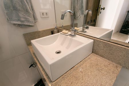 Casa à venda com 231m², 3 quartos e 3 vagasBanheiro social 2