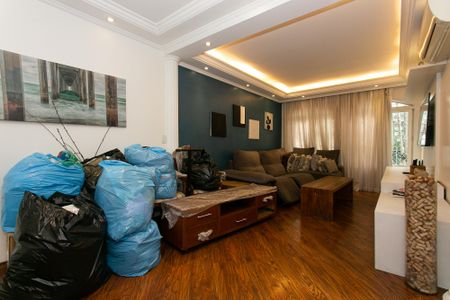 Sala de casa para alugar com 3 quartos, 231m² em Cidade Mãe do Céu, São Paulo