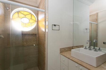 Casa à venda com 231m², 3 quartos e 3 vagasBanheiro social