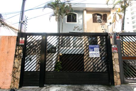 Casa à venda com 231m², 3 quartos e 3 vagasFachada