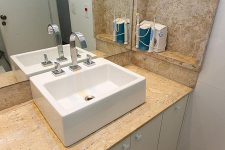 Casa à venda com 231m², 3 quartos e 3 vagasBanheiro social