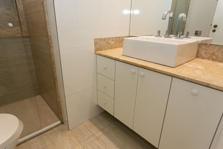 Casa à venda com 231m², 3 quartos e 3 vagasBanheiro social