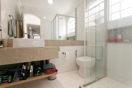 Casa à venda com 231m², 3 quartos e 3 vagasBanheiro social 2
