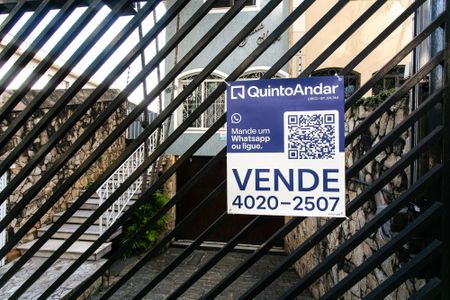 Casa à venda com 231m², 3 quartos e 3 vagasplaca WYNY-256