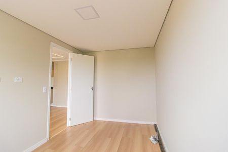 Quarto 1 de apartamento para alugar com 2 quartos, 42m² em Capão Raso, Curitiba