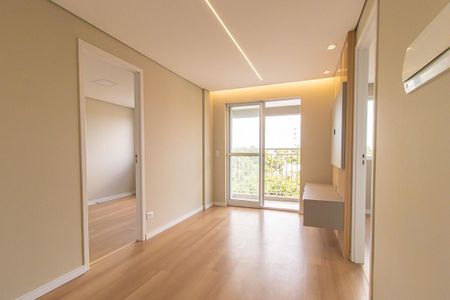 Sala de apartamento para alugar com 2 quartos, 42m² em Capão Raso, Curitiba
