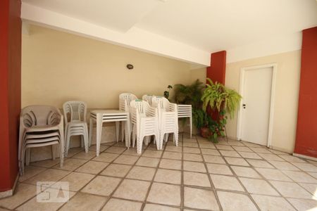 Apartamento para alugar com 65m², 2 quartos e sem vagaÁrea Comum