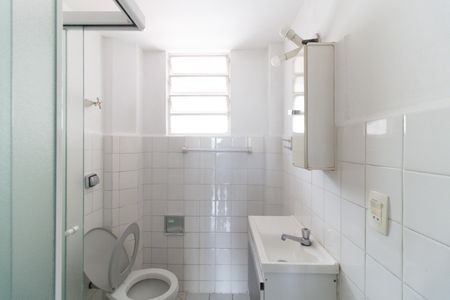 Apartamento para alugar com 65m², 2 quartos e sem vagaBanheiro 