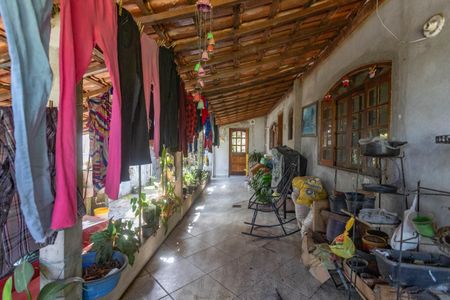 Casa à venda com 225m², 3 quartos e 5 vagas Casa à venda com 225m², 3 quartos e 5 vagasCasa 1 - varanda