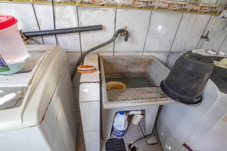 Casa à venda com 225m², 3 quartos e 5 vagas Casa à venda com 225m², 3 quartos e 5 vagasCasa 2 - área de serviço