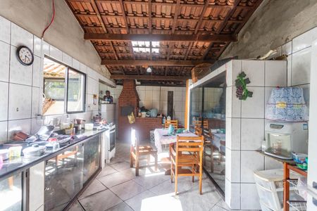 Casa à venda com 225m², 3 quartos e 5 vagas Casa à venda com 225m², 3 quartos e 5 vagasCasa 2 - cozinha