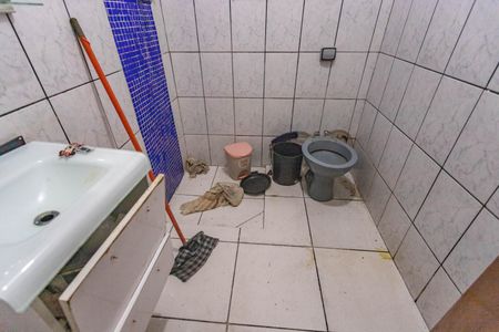 Casa à venda com 225m², 3 quartos e 5 vagas Casa à venda com 225m², 3 quartos e 5 vagasCasa 1 - banheiro social