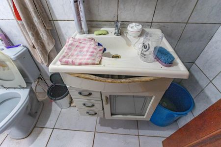 Casa à venda com 225m², 3 quartos e 5 vagas Casa à venda com 225m², 3 quartos e 5 vagasCasa 1 - banheiro da suíte