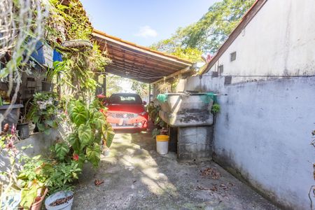 Casa à venda com 225m², 3 quartos e 5 vagas Casa à venda com 225m², 3 quartos e 5 vagasGaragem