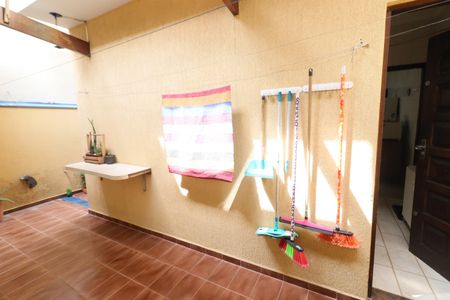 Casa à venda com 135m², 3 quartos e 2 vagasQuintal