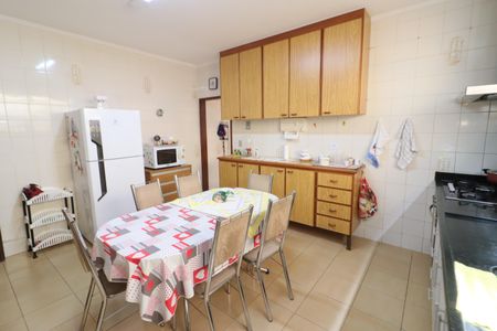 Casa à venda com 135m², 3 quartos e 2 vagasCozinha