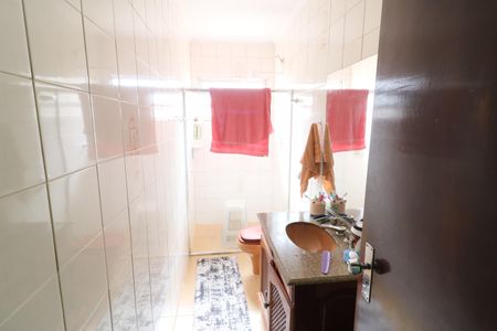 Casa à venda com 135m², 3 quartos e 2 vagasBanheiro 2