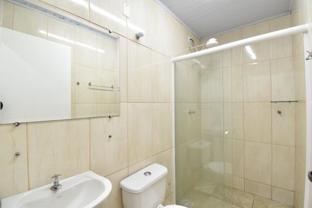 Banheiro de kitnet/studio para alugar com 1 quarto, 40m² em Boa Vista, Curitiba
