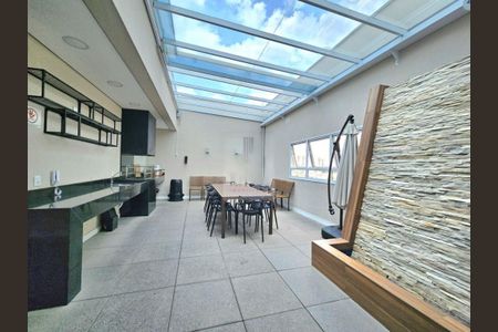 Apartamento à venda com 2 quartos, 56m² em Umuarama, Osasco