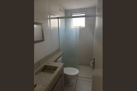 Banheiro de apartamento para alugar com 2 quartos, 66m² em Residencial Eldorado, Goiânia