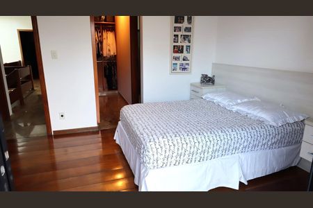 Casa à venda com 4 quartos, 613m² em Vila América, Santo André