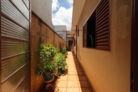 Casa para alugar com 140m², 3 quartos e 2 vagas Casa para alugar com 140m², 3 quartos e 2 vagasCorredor