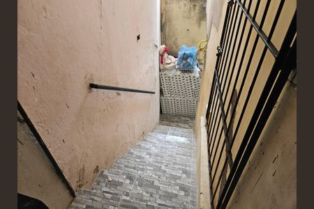 Casa para alugar com 100m², 3 quartos e sem vagaEscada