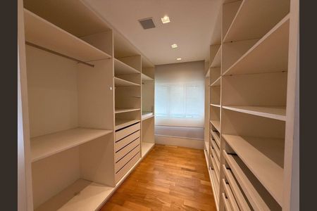 Apartamento à venda com 2 quartos, 190m² em Cerqueira César, São Paulo