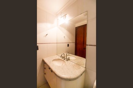 Casa de condomínio para alugar com 800m², 5 quartos e 8 vagas Casa de condomínio para alugar com 800m², 5 quartos e 8 vagasBanheiro da Suíte