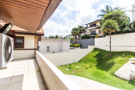 Casa de condomínio para alugar com 800m², 5 quartos e 8 vagas Casa de condomínio para alugar com 800m², 5 quartos e 8 vagasVaranda