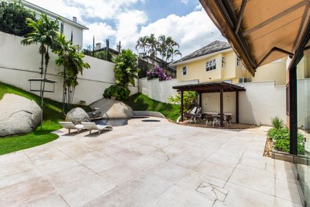 Casa de condomínio para alugar com 800m², 5 quartos e 8 vagas Casa de condomínio para alugar com 800m², 5 quartos e 8 vagasQuintal