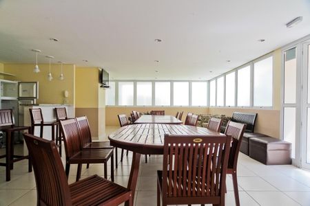 Apartamento para alugar com 56m², 2 quartos e 1 vaga