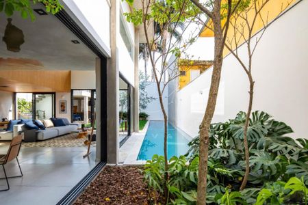 Casa à venda com 326m², 3 quartos e 6 vagas