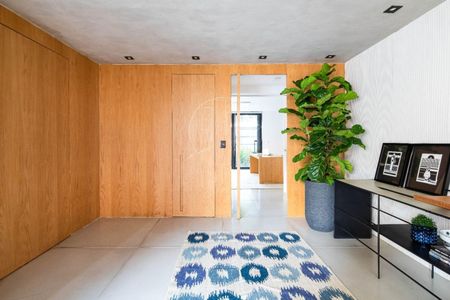 Casa à venda com 326m², 3 quartos e 6 vagas