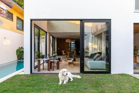 Casa à venda com 326m², 3 quartos e 6 vagas