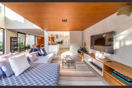 Casa à venda com 3 quartos, 326m² em Alto de Pinheiros, São Paulo