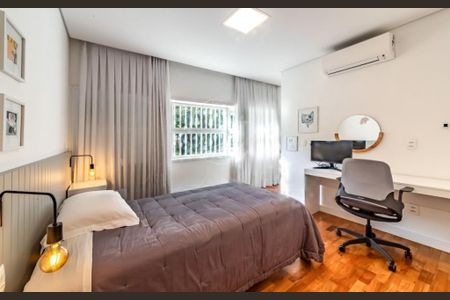 Casa à venda com 3 quartos, 326m² em Alto de Pinheiros, São Paulo